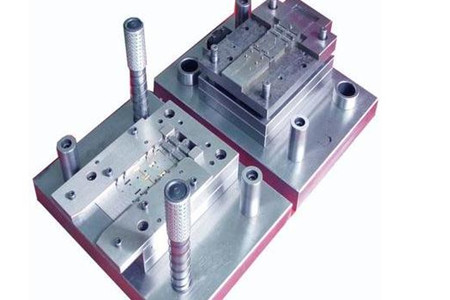 級(jí)進(jìn)模的常見(jiàn)材料、特點(diǎn)、送料方式和步距方式
