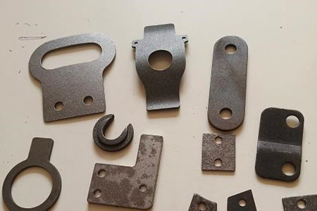 精密沖壓件產(chǎn)生時出現(xiàn)翻料、扭曲的原因及解決方法