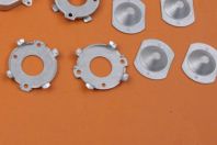 五金彈片的種類、特點(diǎn)以及功能